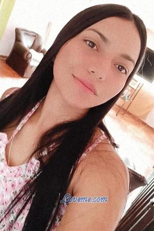 205374 - Estefany Age: 25 - Colombia